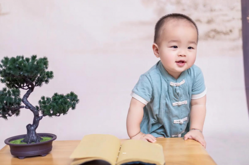 辽源宝宝脸上小白点